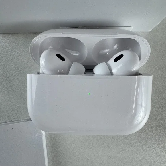 Apple AirPods Pro 2nd Gen Wireless Earbuds White Bluetooth USB-C Case MTJV3AM/A - Picture 9 of 11